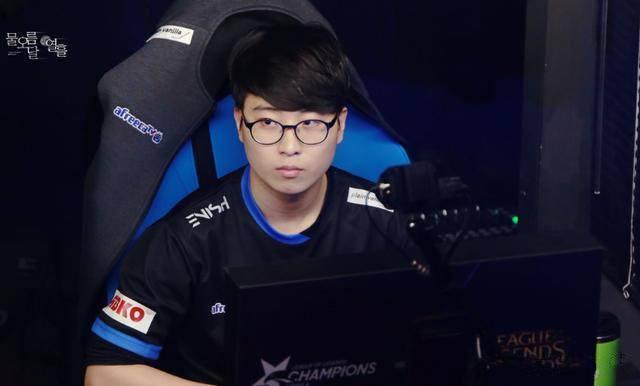 被年龄定义 被年龄定义