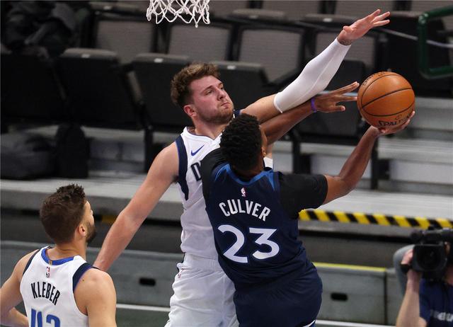 他们凭借四 他们凭借四